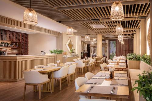 clover hotel phnom penh