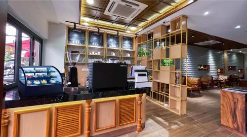 clover hotel phnom penh