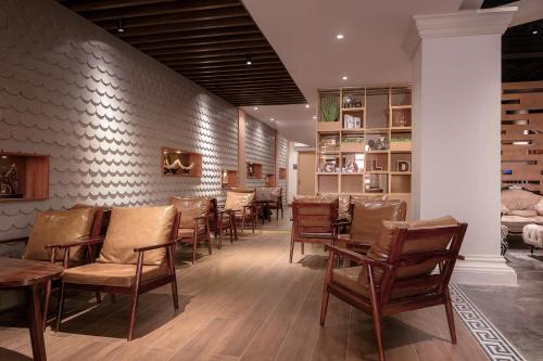 clover hotel phnom penh