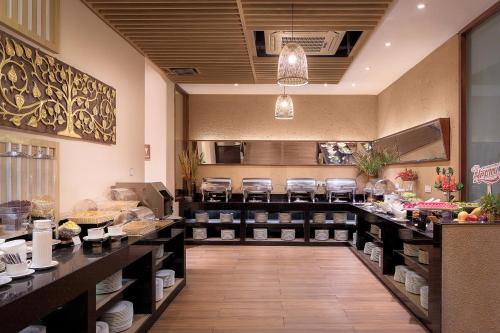 clover hotel phnom penh