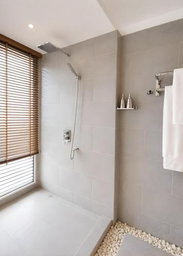 clover hotel phnom penh