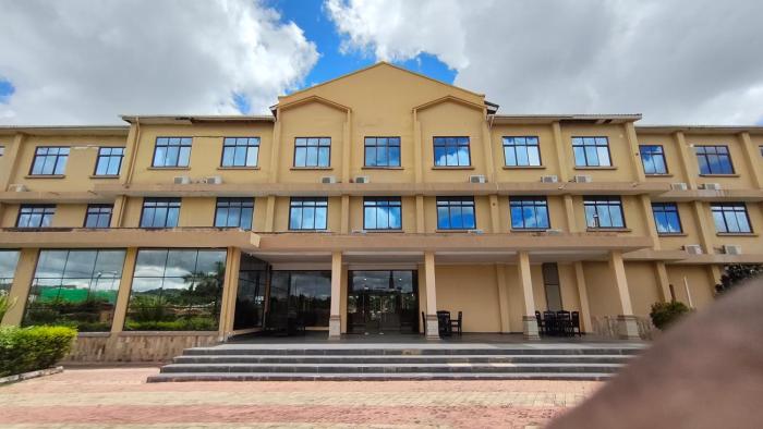 the royal ambassador hotel