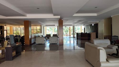 the royal ambassador hotel