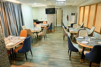 wellington blu hotel and suites