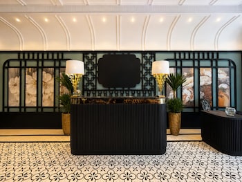 Ensora Hotel & Travel,,3 star