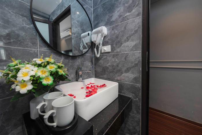 ensora hotel and travel