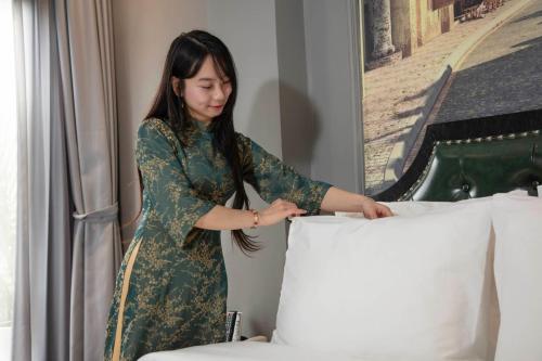 ensora hotel and travel