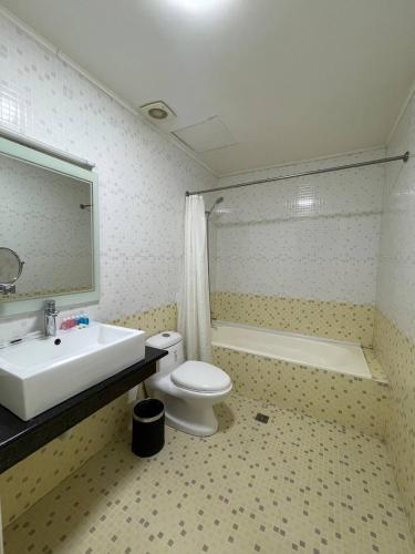 regal garden hotel