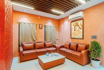 travinities hotel shri krishna