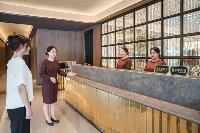 crystal orange hotel pudong airport