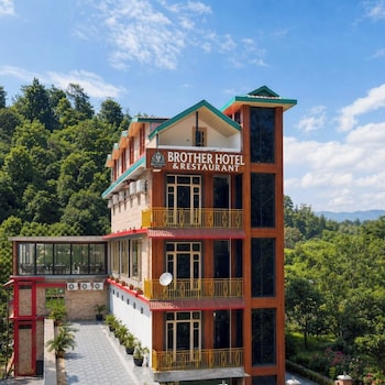 Brothers Hotel & Restaurant,,3 star