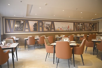 Ananta Kashi Hotel,,3 star