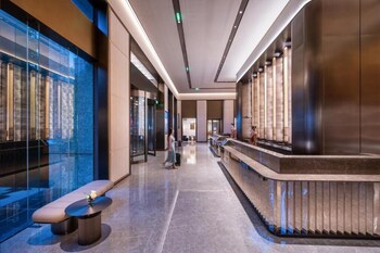 Crystal Hotel Lujiazui Financial Center,,4 star