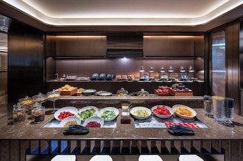 Crystal Hotel Lujiazui Financial Center,,4 star