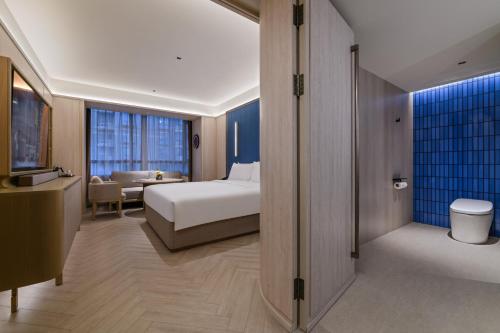 crystal hotel lujiazui financial center
