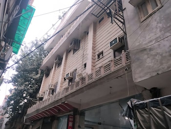sai mahal hotel near new delhi railway