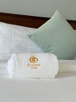 Cinnamon Thiya,,3 star