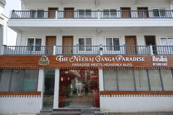 the neeraj ganga paradise with ganga view