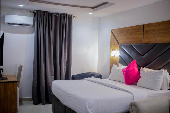 royal de elite hotel