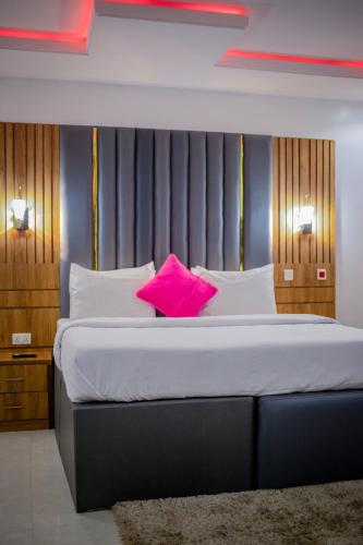 royal de elite hotel