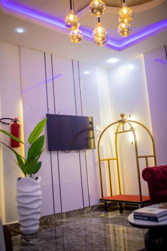 royal de elite hotel