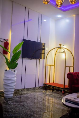 royal de elite hotel