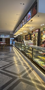 hotel madhuram shivpuri