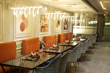 hotel madhuram shivpuri