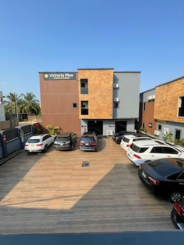 victoria plus hotel and suites