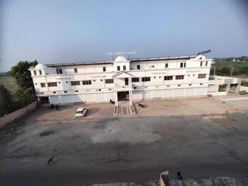 hotel heritage palace
