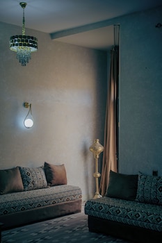 Hotel Asslouni,,3 star