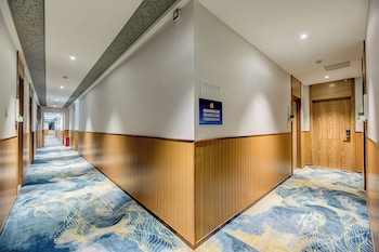 happy dragon saga hotel