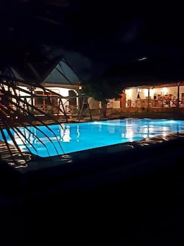 mimi na wewe bungalows hotel