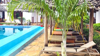 mimi na wewe bungalows hotel
