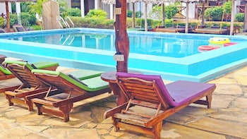 mimi na wewe bungalows hotel