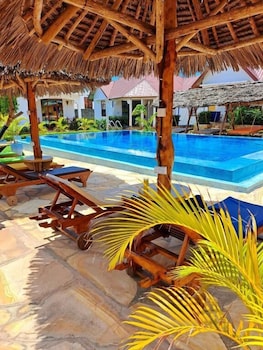 mimi na wewe bungalows hotel