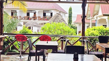 mimi na wewe bungalows hotel