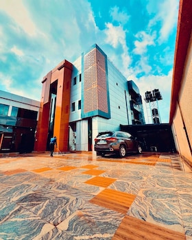 cecillia exclusive hotel and suites