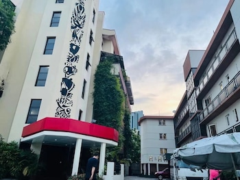 h and h inn