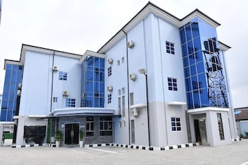 dorville hotel and suites