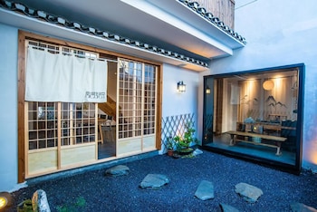Fenghuang Bahaobieyuan,,3 star