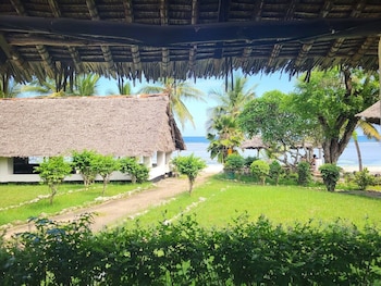 twiga lodge tiwi