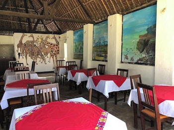 Twiga Lodge Tiwi,,3 star