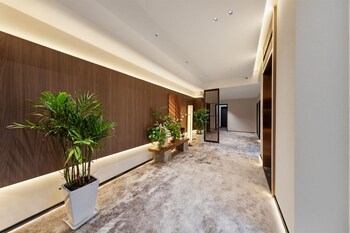 Apollo Courtyard Hotel,,3 star