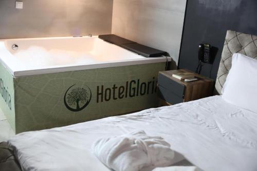 hotel gloria ks