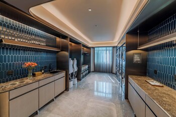 crystal orange shenzhen baoan joy city