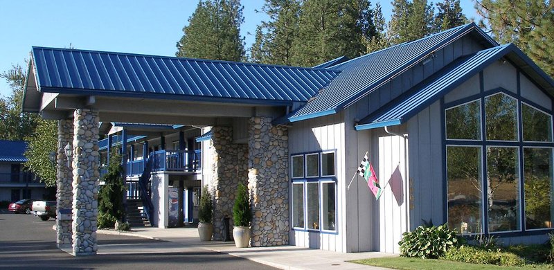 edgewater inn shady cove