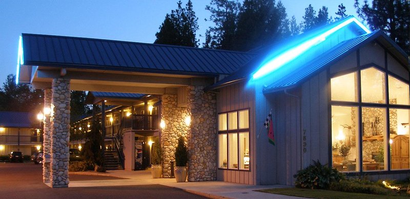 edgewater inn shady cove