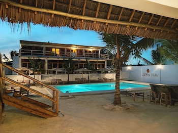 sunny villa matemwe