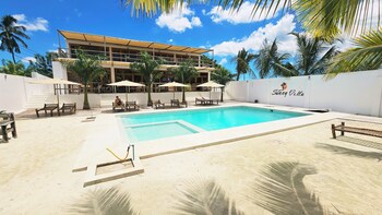 sunny villa matemwe